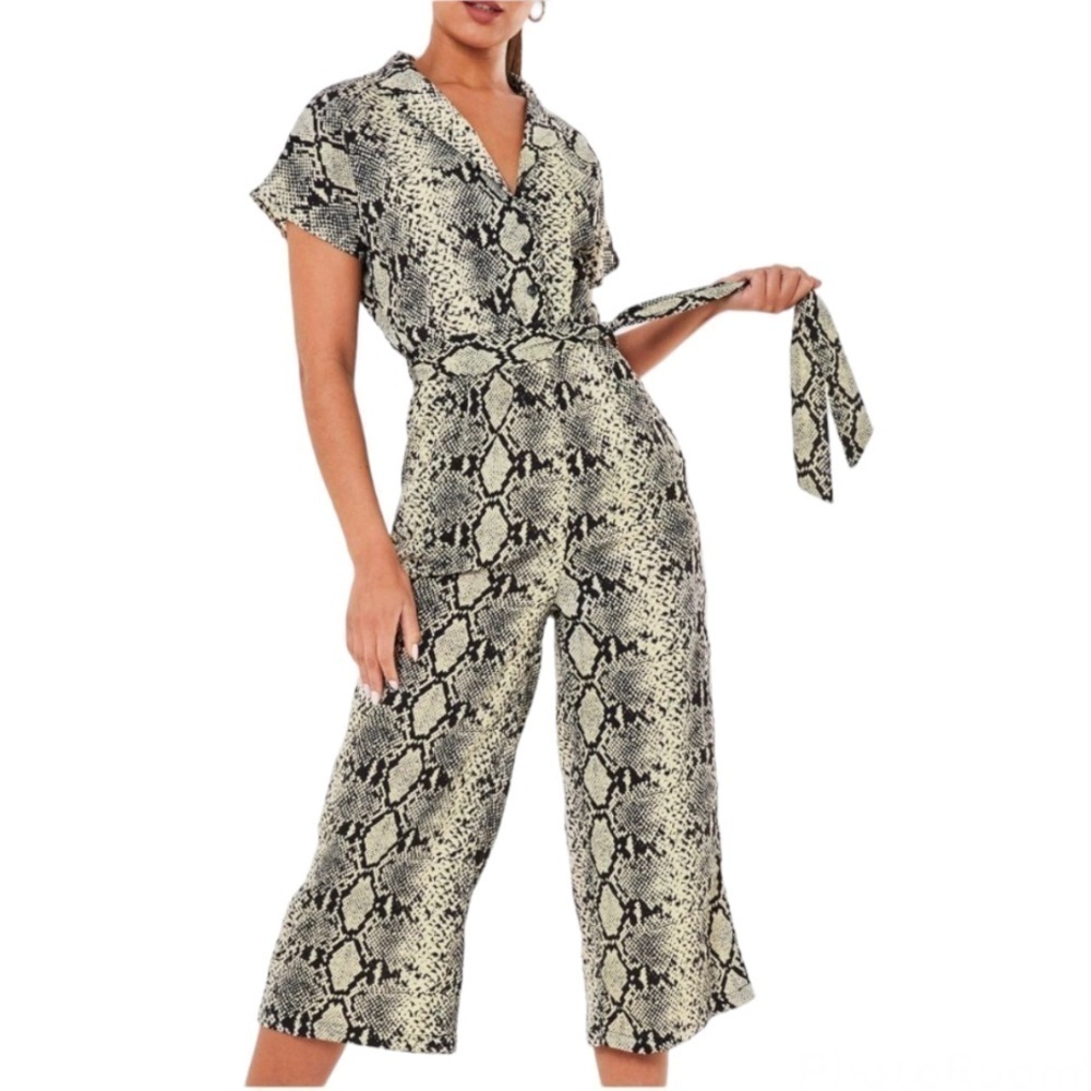 48. MISSGUIDED jumpsuit Snake Print